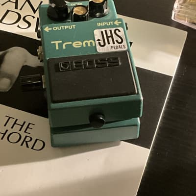 JHS Boss TR-2 Tremolo with 