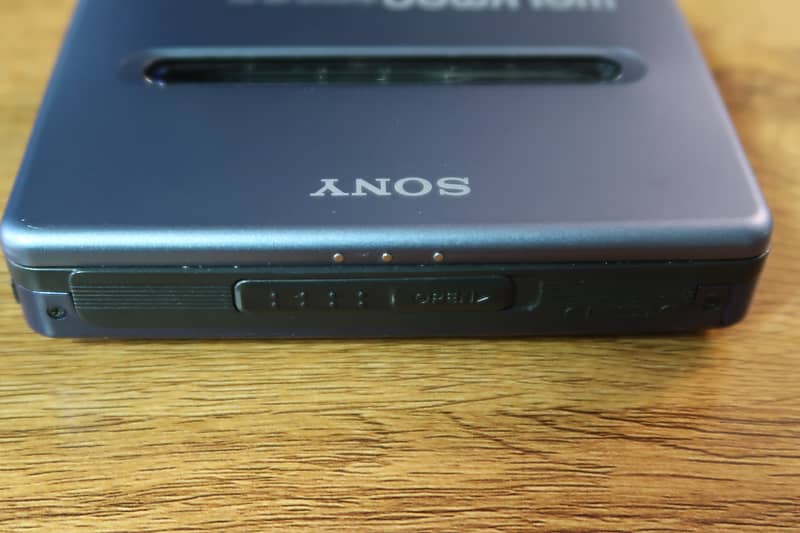 SONY WALKMAN カセットウォークマン WM-FX877 BLUE SONY カセットウォークマン WM-FX877 - メルカリ