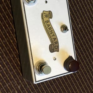 The Nocturne Brain JR BARNYARD - Hot octal overdrive preamp guitar 