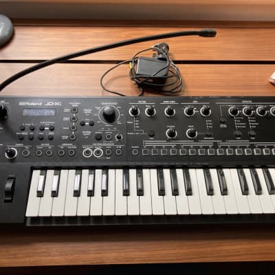 Roland JD-Xi 37-Key Analog/Digital Crossover Synthesizer
