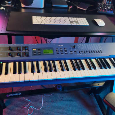 Yamaha CS1X Keyboard Synthesizer