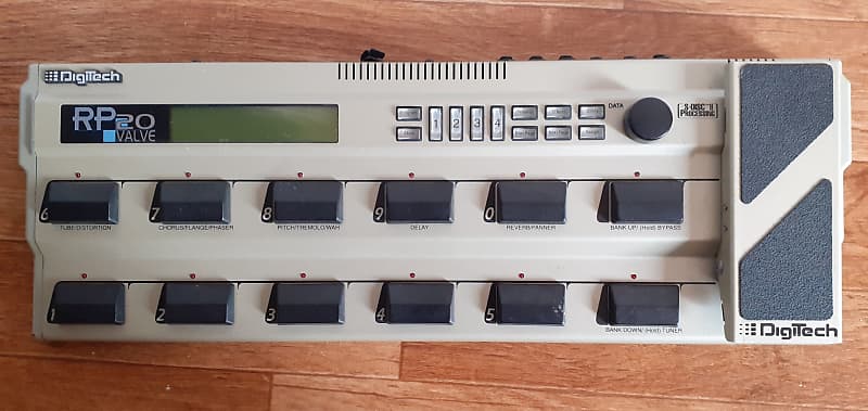 Digitech RP20: guitar multi-effects floor board w analog