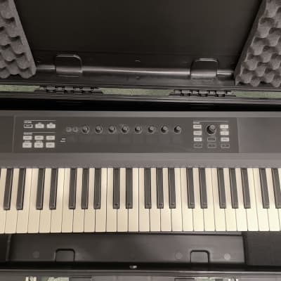 Native Instruments Komplete Kontrol S61 Keyboard Controller