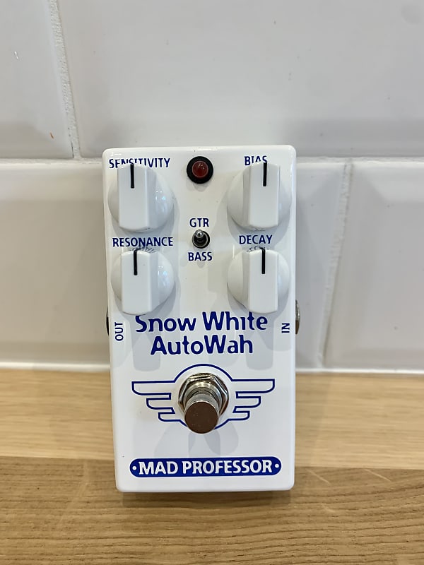 Amazon.com: Mad Professor Snow White AutoWah Effect Pedal