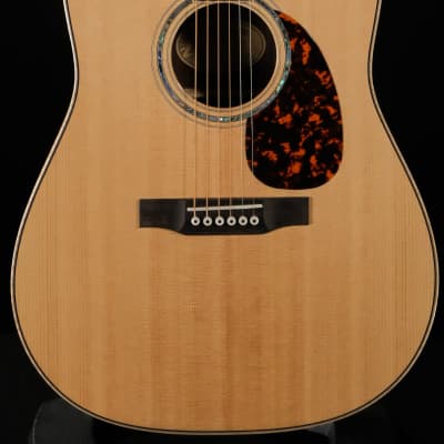 Larrivee D-09 Rosewood Acoustic Guitar - Natural image 2