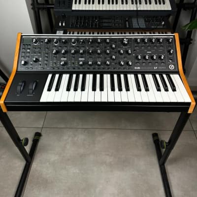 Moog Subsequent 37