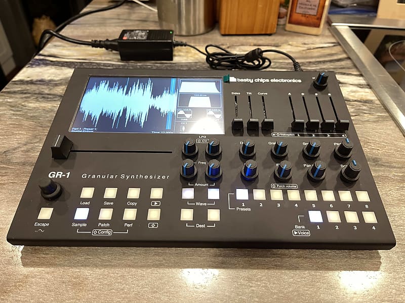 GR-1 Granular synthesizer (Black Edition) – Tasty Chips
