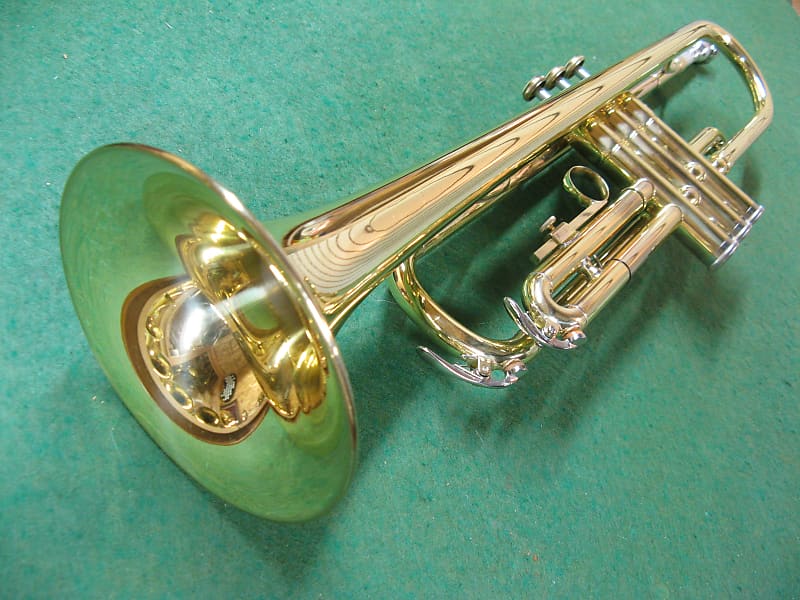 Nikkan (Yamaha) YTR-236 Trumpet 1970 - Near Mint! WoW!!! - Original Case  and Yamaha 11 MP