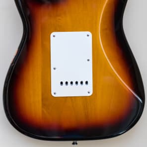 2013 Fender Japan Stratocaster 58 Vintage Reissue Sunburst maple