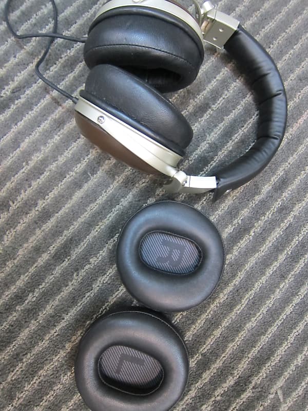 Denon AH-D5000 Top Line Headphones Nice Condition, Ex Sound Denon AH-D5000 Top Line Headphones Nice Condition, Ex Sound