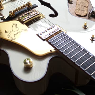 GRETSCH G6136T-59 Vintage Select '59 Falcon with Bigsby, Vintage White, HARDCASE, PAPERS image 3