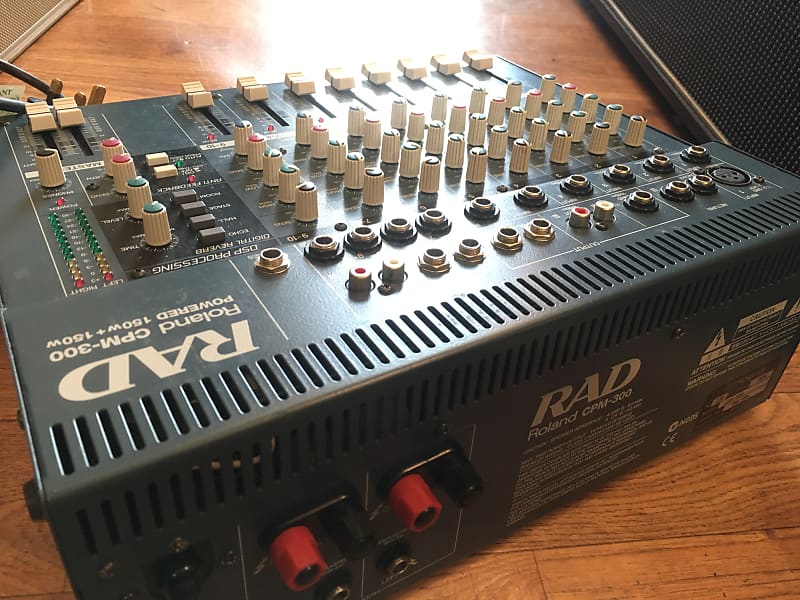 ROLAND CPM-300 10 CHANNEL 300W POWERED MIXER