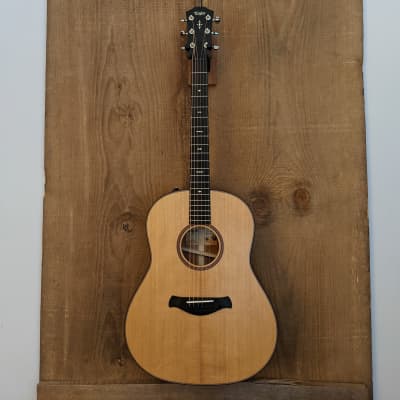 Taylor Builder's Edition 517e Acoustic Electric Guitar Natural image 2