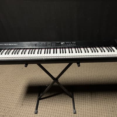 Roland RD-300SX 88-Key Digital Stage Piano 2004 - 2008 - Black
