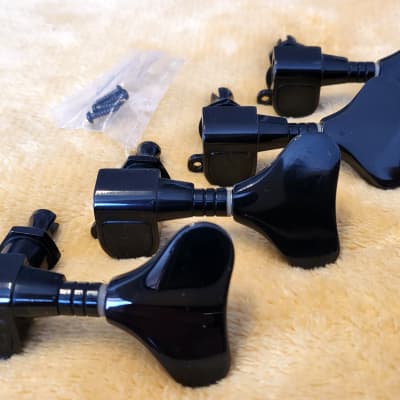 Schaller Vintage M4 Black Chrome Bass Tuners 4 in line image 1