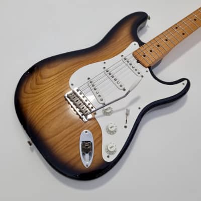 Fender Limited Edition 40th Anniversary 1954 Reissue Stratocaster with Maple Fretboard 1994 - 2-Color Sunburst image 7