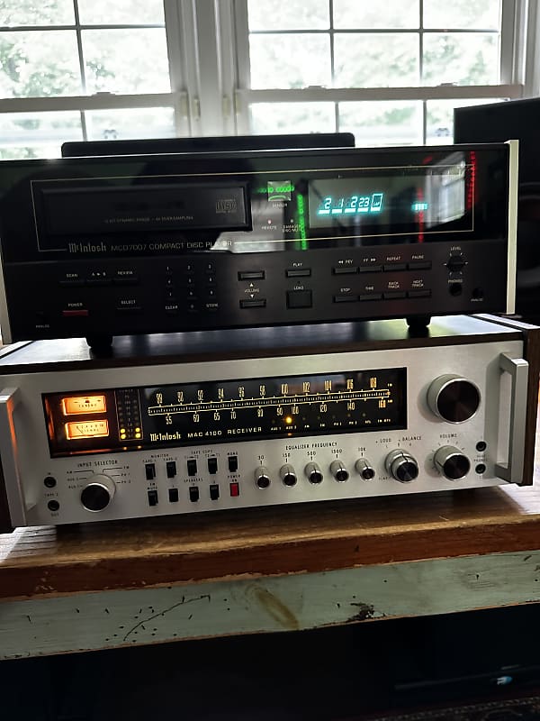 McIntosh MCD7007 CD Player 1988 - 1994 - Black  			