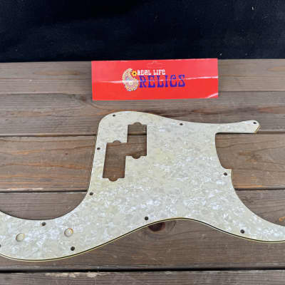 Real Life Relics Aged Precision P Bass® Pickguard Oyster Pearl 3 Ply 13 Hole. (PGAP3) image 2