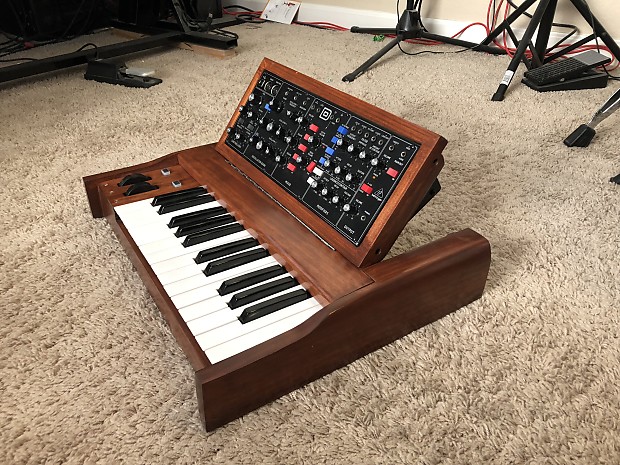 Behringer Model D, Moog Style Custom Enclosure,, With Alesis Behringer Model D, Moog Style Custom Enclosure,, With Alesis