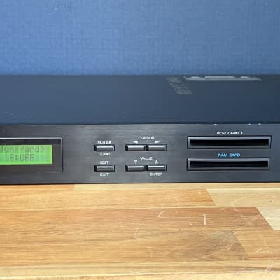 [Excellent] Roland R-8M Total Percussion Sound Module - Black