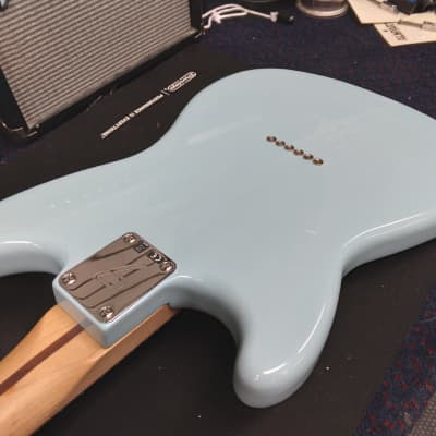 Fender  Duo sonic HS 2016 in Daphne Blue w/Full Warranty Floor Model! image 8