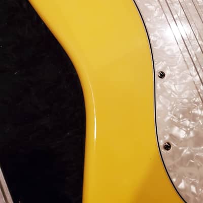 Fender  Tom Delonge signature series Stratocaster with Hardshell case 2002 Graffiti Yellow image 16
