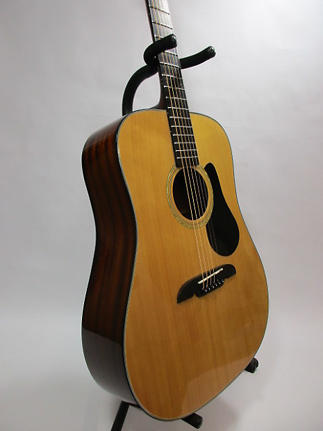 Alvarez RD20S Dreadnought w nice hardshell case MB1006613