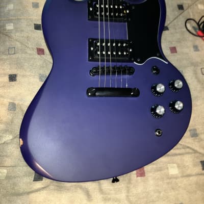 White MIJ Photogenic SG with Gibson deluxe tuners and open White MIJ Photogenic SG with Gibson deluxe tuners and open