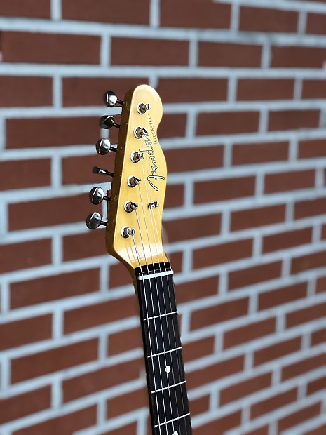 Fender Made in Japan Hybrid II Telecaster Maple Forest Blue
