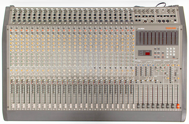 Tascam M-2524アナログミキサー 24ch8バス Tascam M-2524 24 Channel / 8 Bus Analog Multitrack Mixer Mixing