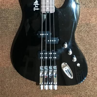 Tribe Headless 4 Bass in black Inc Gigbag for sale