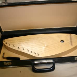 Lothar Gartner Flugel-Kantele Lyre Harp model 1955 with case image 7