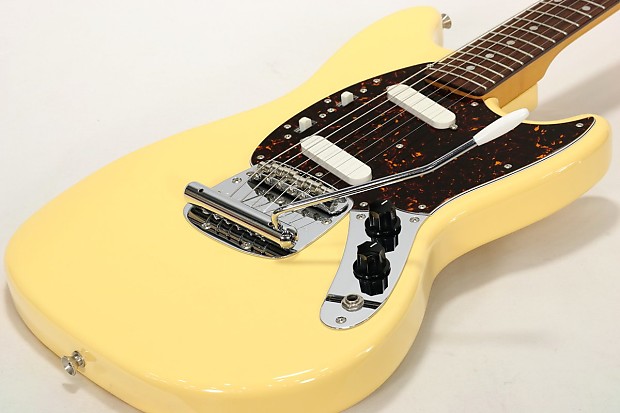 Fender MG69 Mustang Yellow White 1994 Japan - YouTube