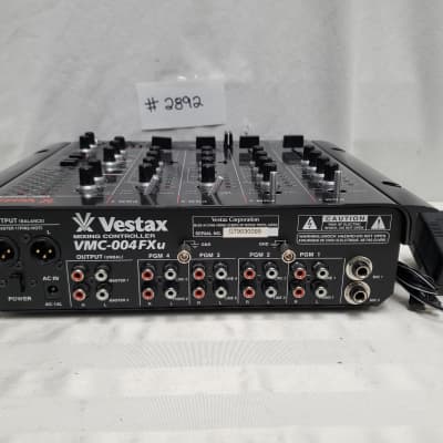 VESTAX VMC-004FXu 4 CHANNEL DJ MIXER #2892 GOOD USED WORKING