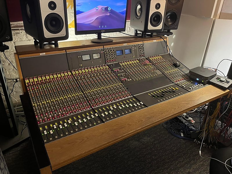 Calrec S2 36 channel mixing console with Lundahl | Reverb UK