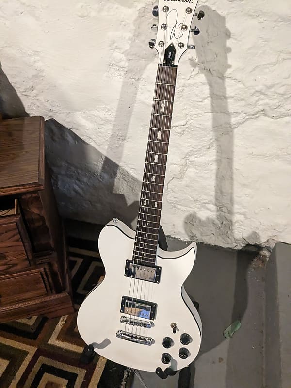 Washburn WI26 Joe Trohman signature - White image 1