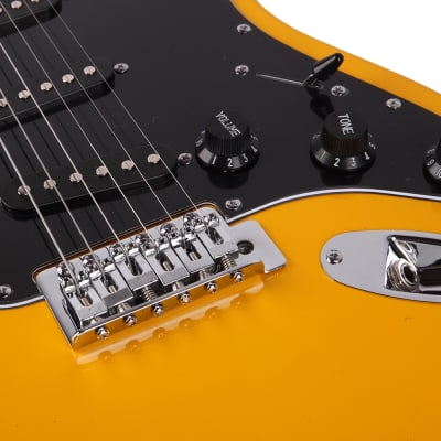 Glarry GST Electric Guitar w/20W Amplifier - Yellow image 6
