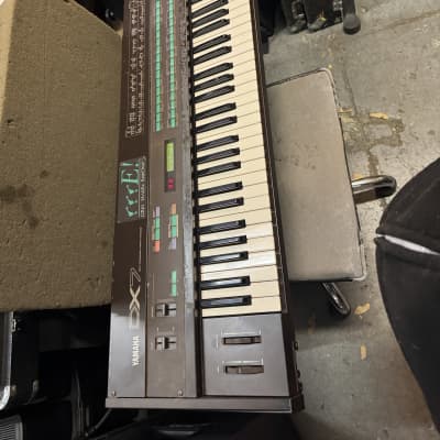Yamaha DX7 w/E! Programmable Algorithm Synthesizer 61 key keyboard //ARMENS//