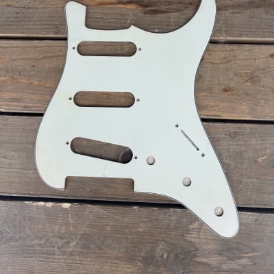 Real Life Relics White Stratocaster® Pickguard 3 Ply SSS No Mounting Holes   [PGO1]