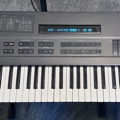 Roland Super JX-10 76-Key Polyphonic Synthesizer w/Vecoven 3.23 Upgrade + PG-800 Programmer