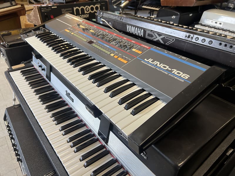 Roland Juno-106 61-Key Programmable Polyphonic Synthesizer 1984 - 1985 - Black image 1