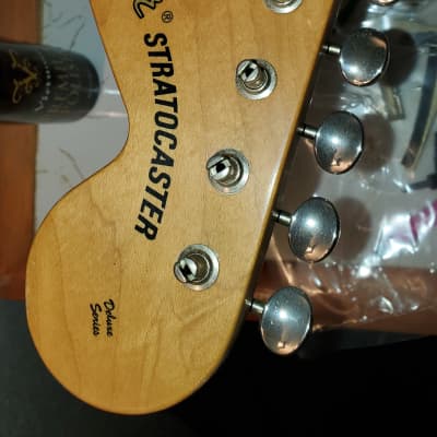 Fender  Tom Delonge signature series Stratocaster with Hardshell case 2002 Graffiti Yellow image 24