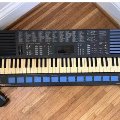 YAMAHA PortaSound PSS−680 hqdefault.jpg
