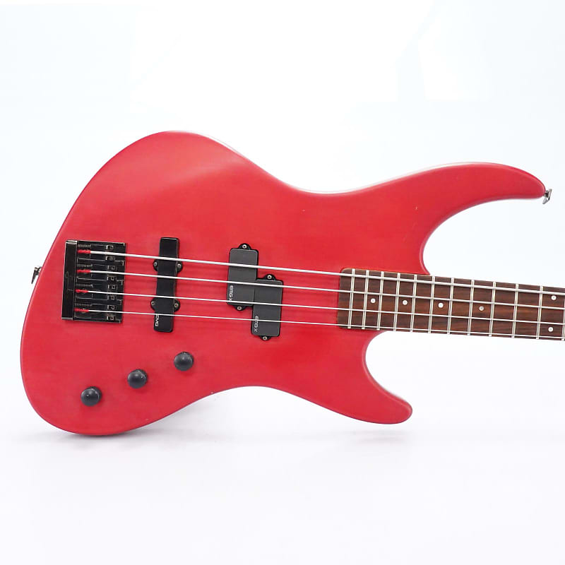 Guild Pilot Red Electric Bass Guitar w Hardshell Case 1 4 Cable 51719