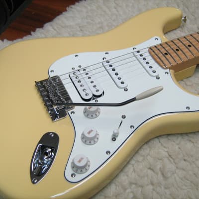 Fender 2023 MIM Stratocaster Player HSS Buttercream w/Fender Deluxe HSC image 2