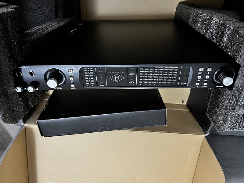 Universal Audio Apollo 8 DUO Thunderbolt 2 Audio Interface