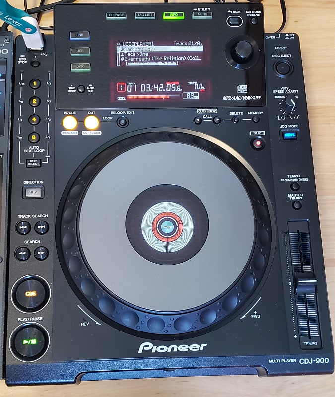 Pioneer CDJ-900 DJ turntable pair with Pioneer DJM-800 mixer