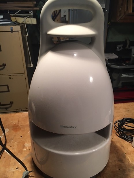 Brookstone Wireless Outdoor Speaker system Reverb