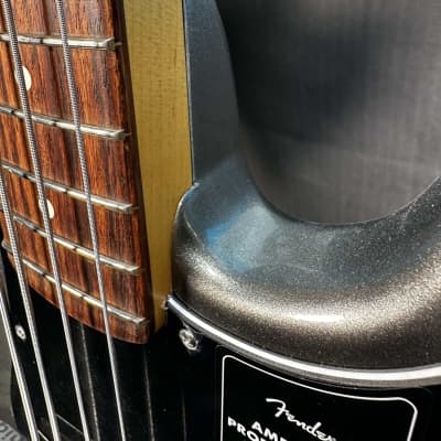 Fender AMERICAN PROFESSIONAL II PRECISION BASS image 7