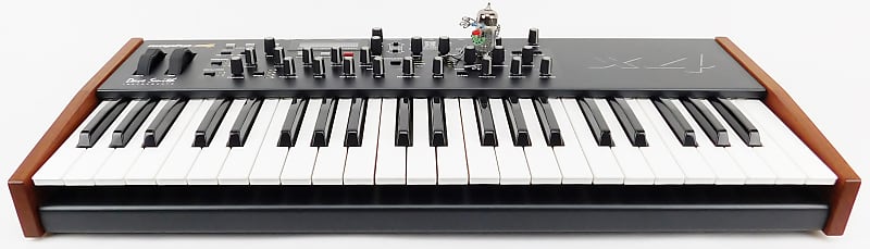 DSI Dave Smith Mopho X4 Synthesizer Keyboard + Neuwertig + 1